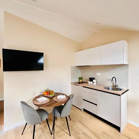 Brand New With Private Terrace دوبروفينك