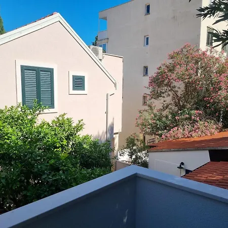 Daire Brand New With Private Terrace
